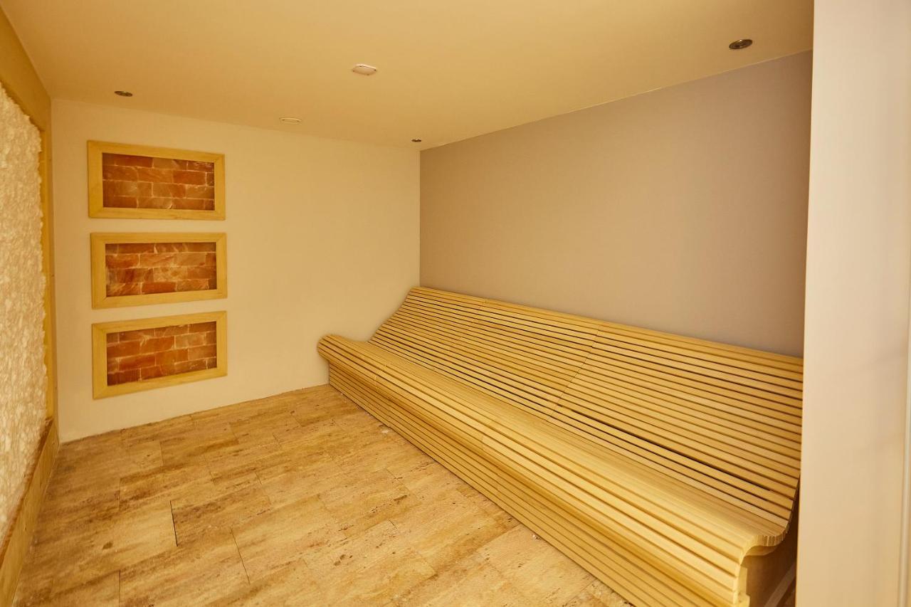 A Hoteli - Hotel Park Vrnjačka Banja Exteriér fotografie A modern steam room