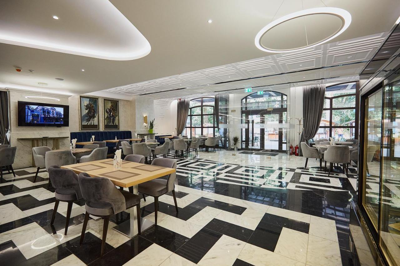 A Hoteli - Hotel Park Vrnjačka Banja Exteriér fotografie The lobby of the hotel