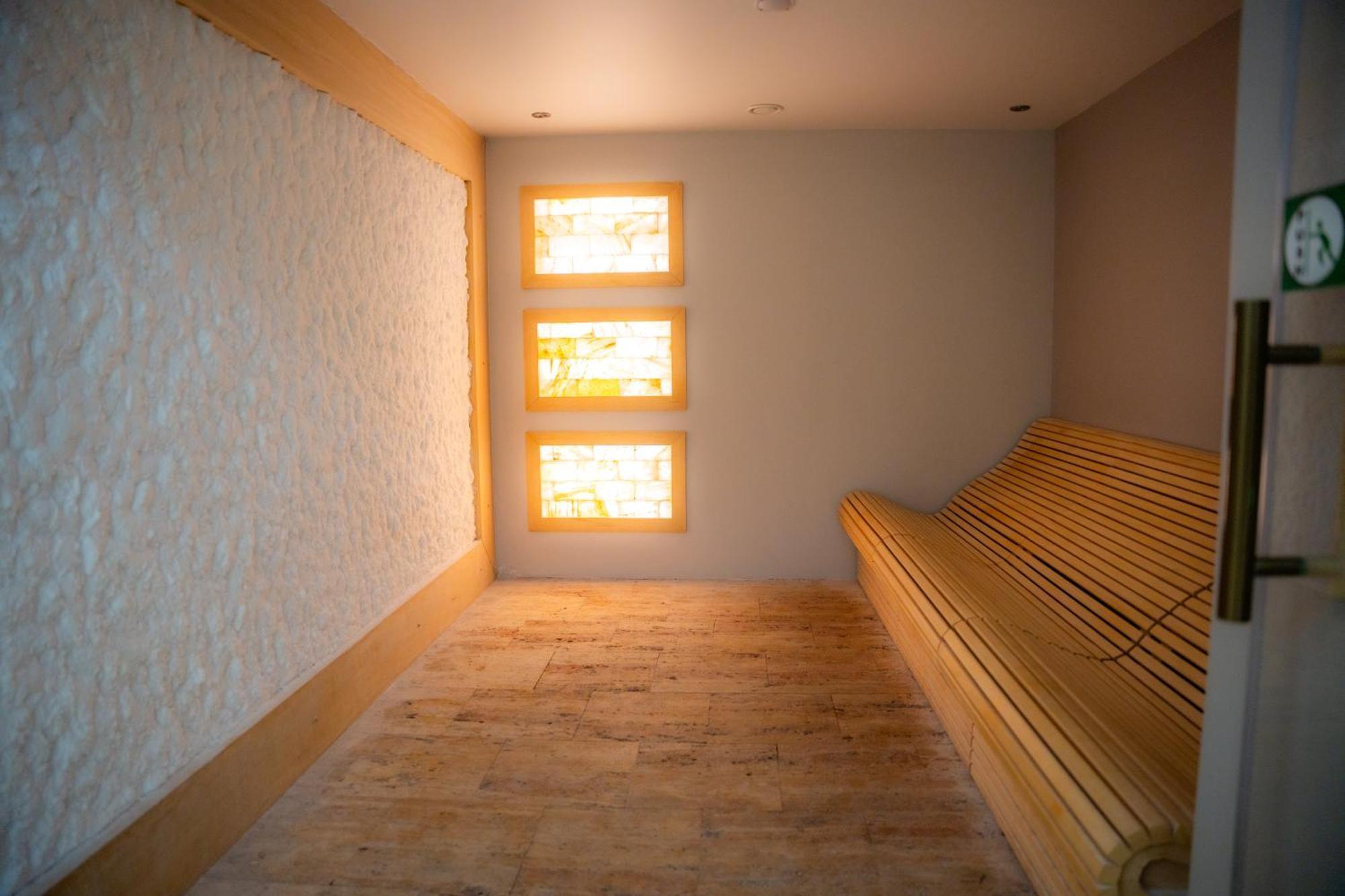 A Hoteli - Hotel Park Vrnjačka Banja Exteriér fotografie A salt room