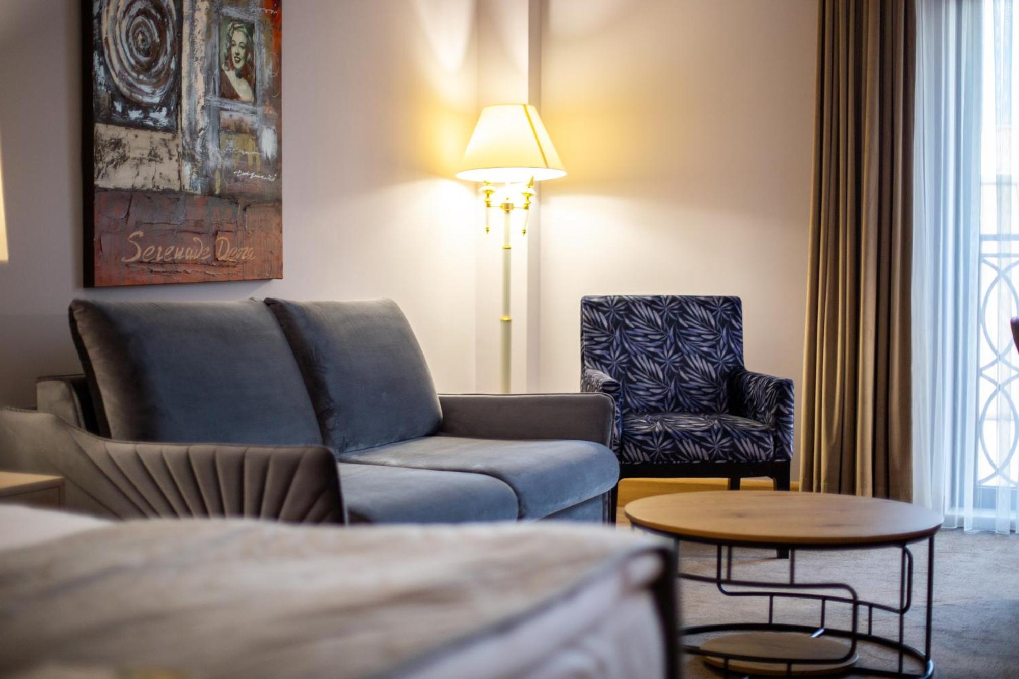 A Hoteli - Hotel Park Vrnjačka Banja Exteriér fotografie A living room at the hotel